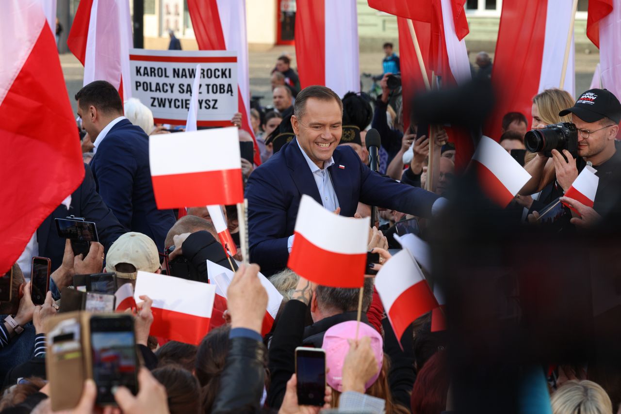 Krzyki na konferencji Nawrockiego. Zagłuszyli dziennikarkę TVN24