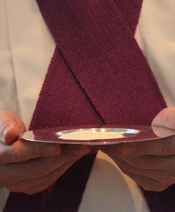 Skandal obyczajowy w parafii? "Spał z co najmniej czterema kobietami"