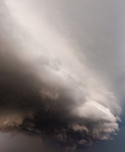 Groźne zjawisko pogodowe derecho nad Polską. "Prognozy są bardzo niepokojące"