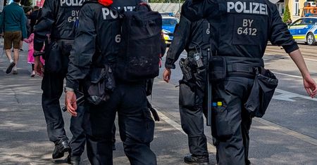 Starcia w Kolonii. Rannych 12 policjantów