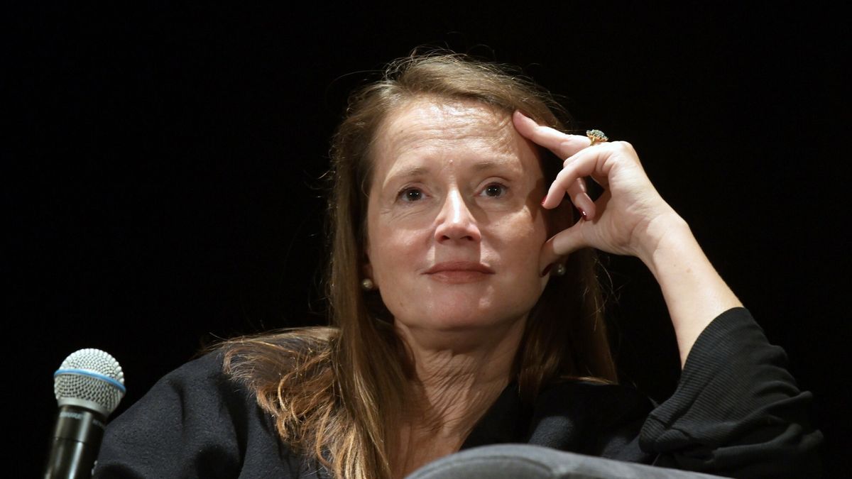 Spotkanie przedwyborcze Moniki Jaruzelskiej
Fot. Wojtek Laski / East News  Spotkanie przedwyborcze niezaleznej kandydatki do Senatu RP Moniki Jaruzelskiej, Centrum Lowicka, Warszawa, 09.10.2019  N/z: Monika Jaruzelska    Monika Jaruzelska, warszawska radna i corka gen. Wojciecha Jaruzelskiego startuje w wlasnego komitetu wyborczego. Spotkania z wyborcami organizuje sama poprzez media spolecznosciowe.
Wojtek Laski