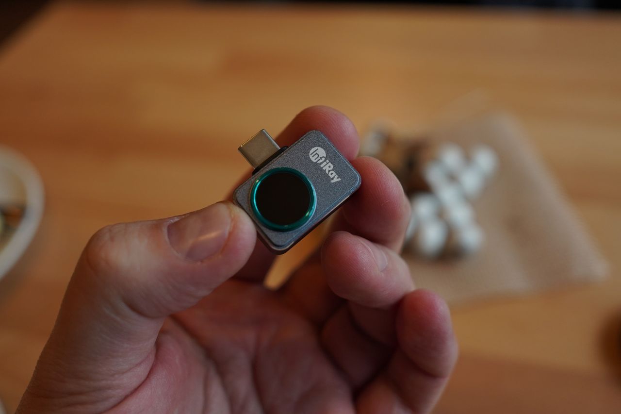 Miniaturowa kamerka termowizyjna do Twojego smartfona. InfiRay P2 Pro [Recenzja]