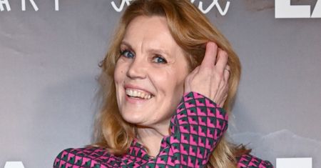 56-letnia Dorota Chotecka prezentuje sylwetkę w mocno wyciętym stroju kąpielowym. Fani: "Figura jak u OSIEMNASTKI" (FOTO)