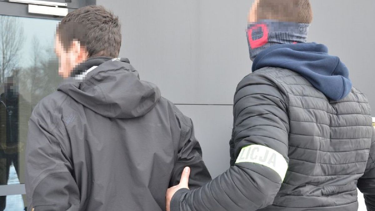 Turysta z Norwegii zdewastował drzwi, bo zapomniał kodu 