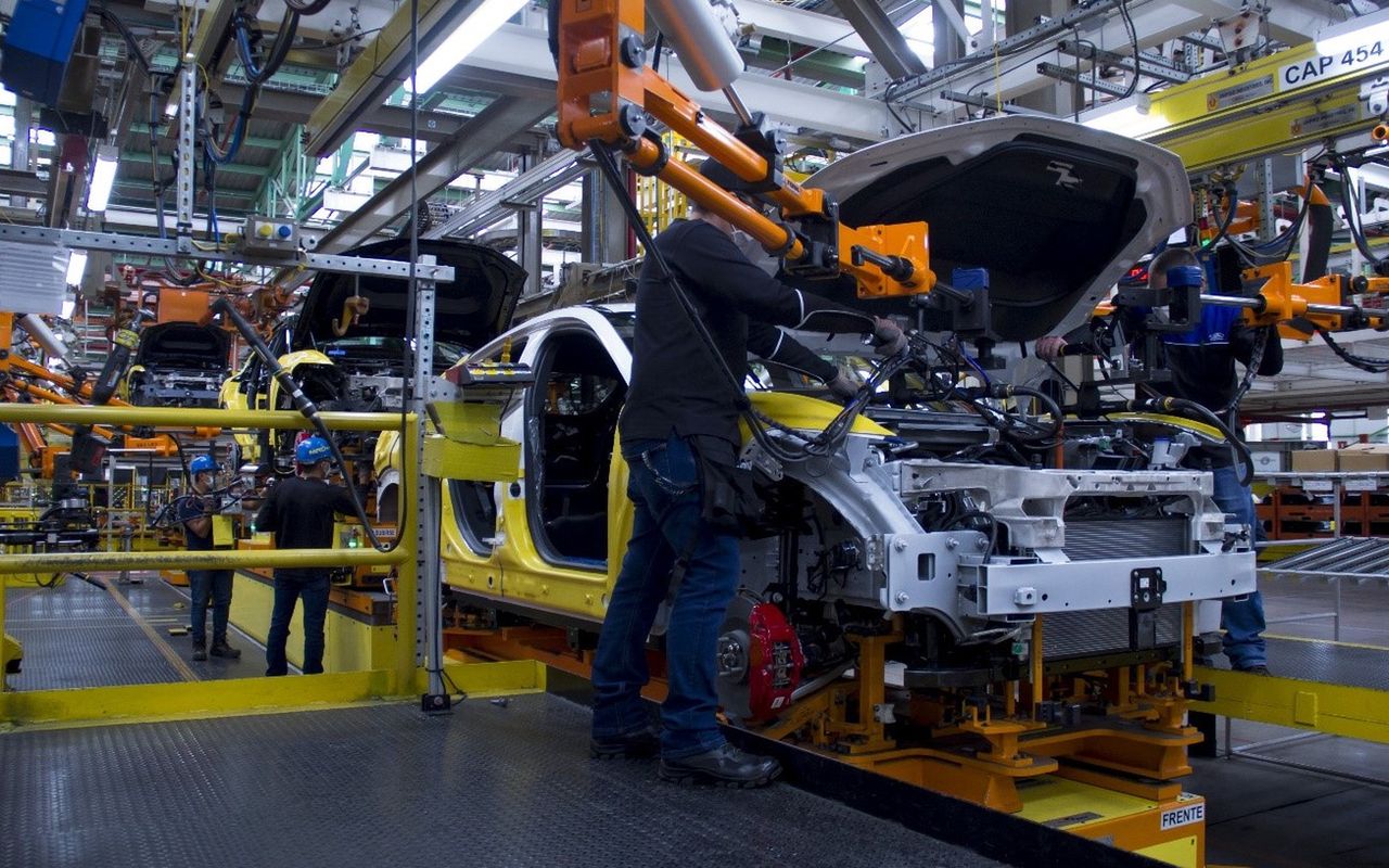 Chiny i cła Trumpa wywierają presję na UE. Bruksela zmienia podejście do motoryzacji