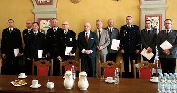 Skuteczni w działaniu i z sercem do ludzi. Nagrodzeni policjanci, strażacy i strażnik miejski Grudziądza