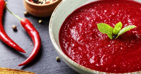 Zupa podkręcająca metabolizm. Przygotujesz z sezonowych składników (WIDEO)