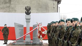 Dąbowa Wielka: Patriotyczna uroczystość. Odsłonięcie pomnika-memoriału 59 żołnierzy WP