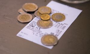 Takiego napiwku nie dawaj. "Dla kelnera to jak dostać w twarz"