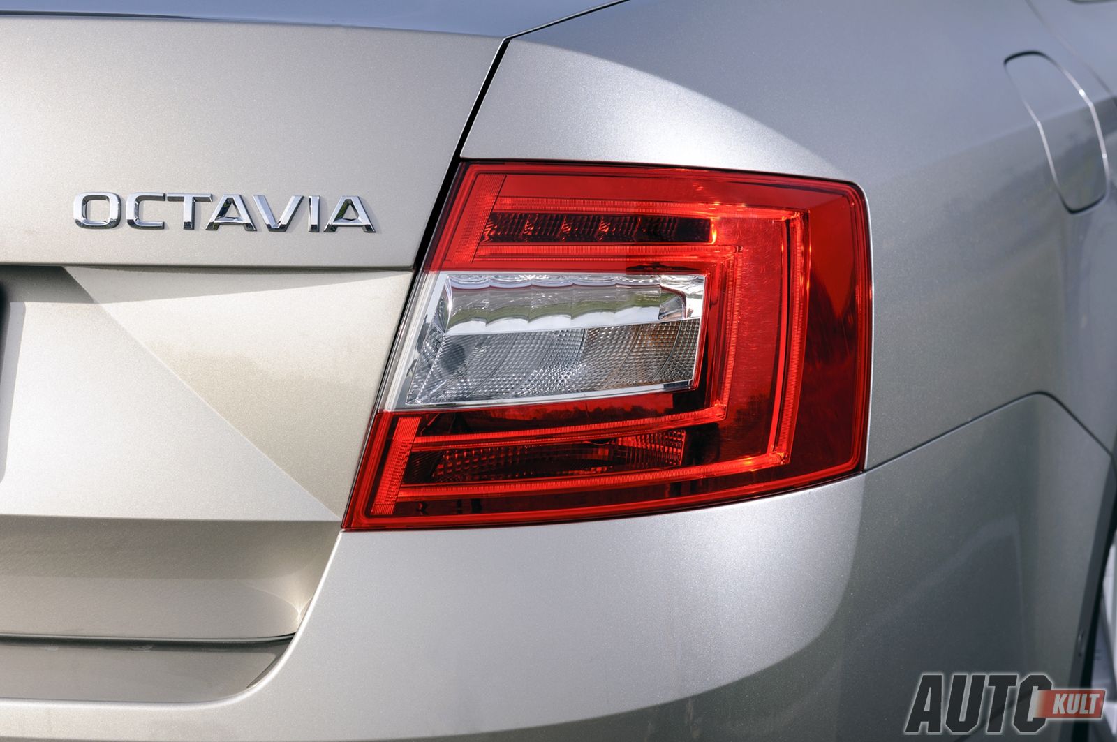 Škoda Octavia 1,2 TSI DSG Ambition - galeria zdjęć 16