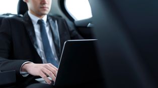 Płace w firmach szybują, ale jest jeden problem z zatrudnieniem