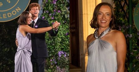 Iga Świątek OLŚNIŁA w perłowej kreacji na Kolacji Mistrzów Wimbledonu. Postawiła na projekt topowej projektantki