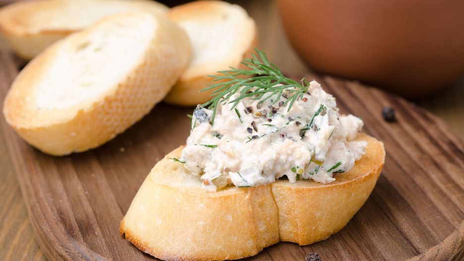 pasta z makreli na kanapce