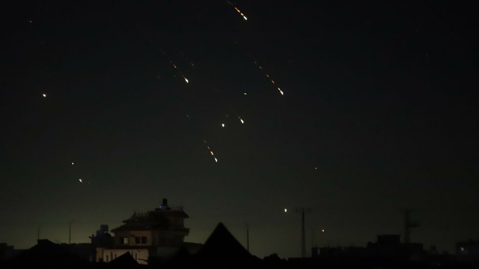 Iran wystrzeli? rakiety w kierunku Izraela
A large batch of Iranian ballistic missiles are seen in the sky of the Gaza Strip towards Israel, and the Iron Dome attempted to intercept them. Gaza, October 1, 2024. Iran launched at least 180 missiles into Israel on Tuesday, the latest in a series of rapidly escalating attacks between Israel and Iran and its Arab allies that threatens to push the Middle East closer to a regionwide war. Iran said the barrage was retaliation for a series of devastating blows Israel has landed in recent weeks against the Iran-backed militant group Hezbollah in Lebanon, which has been firing rockets into Israel since the war in Gaza began. Earlier Tuesday, Israel launched what it said is a limited ground incursion in southern Lebanon. Photo by Ramez Habboub/ABACAPRESS.COM
Habboub Ramez/ABACA