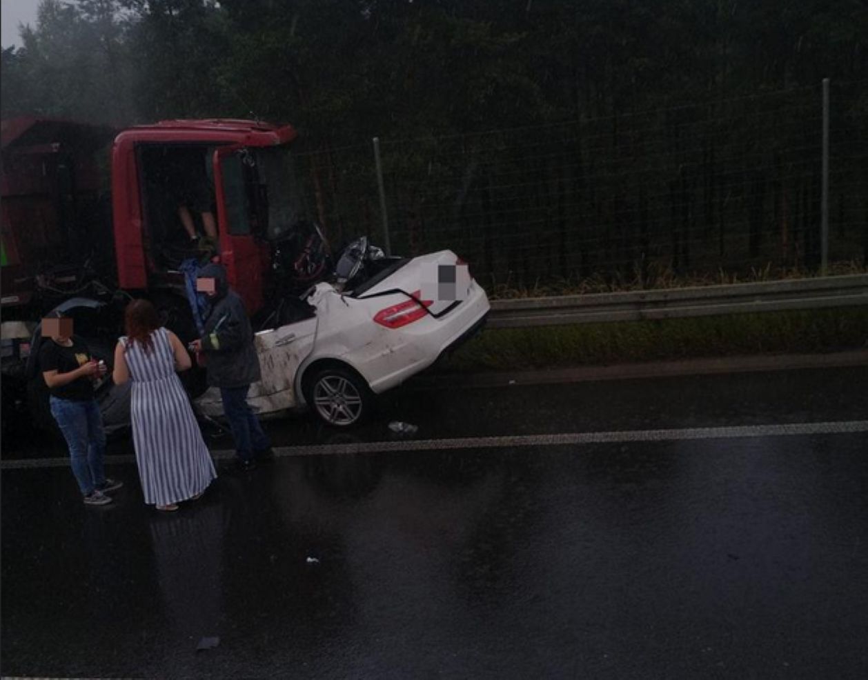 Zderzył się czołowo z tirem. Tragedia na Podlasiu