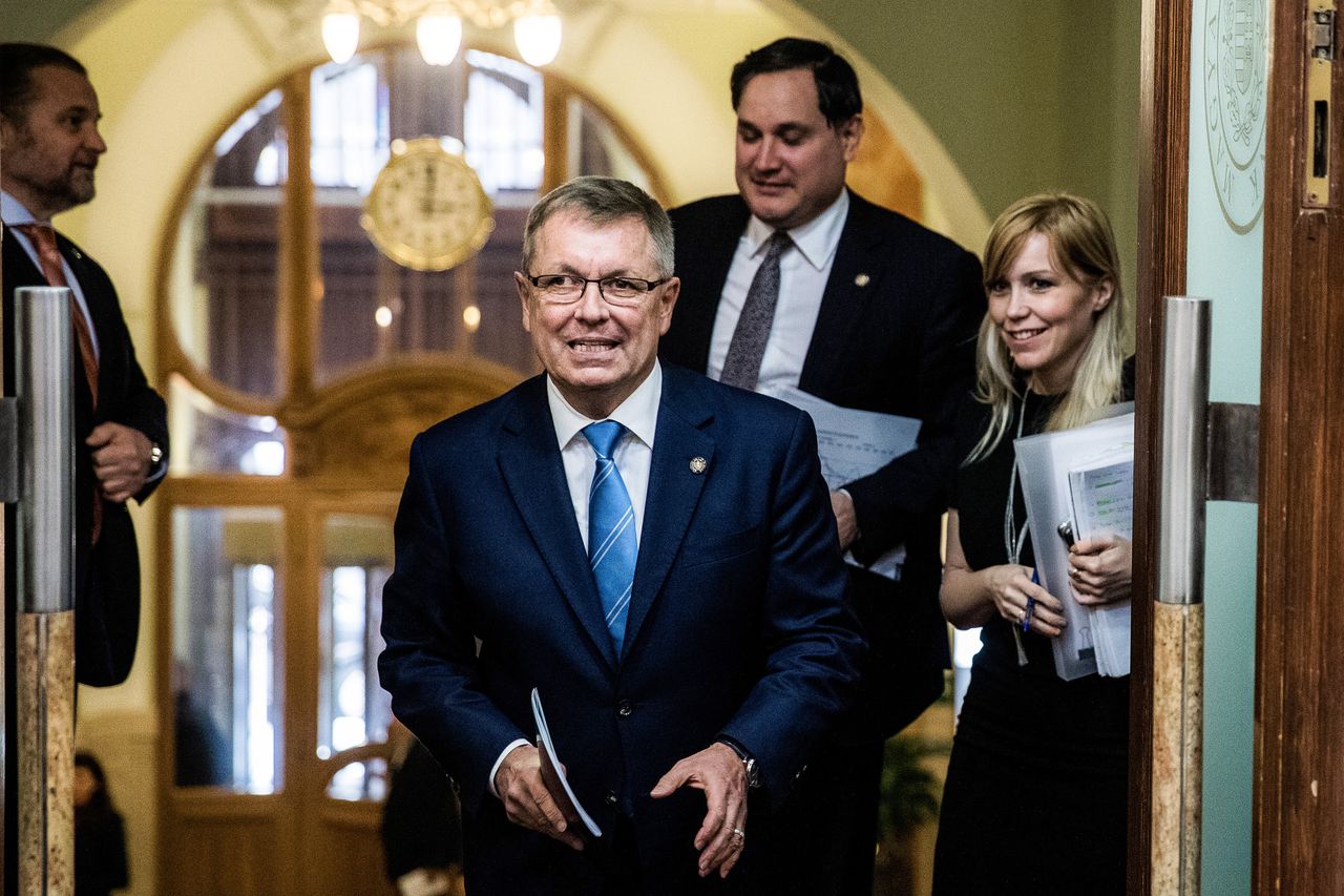 Węgry rozliczają układ Orbana. Syn byłego prezesa Narodowego Banku poszukiwany