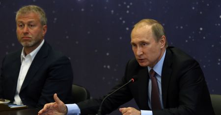 Kartkę przekazał Abramowicz. Putin przeczytał i wpadł w szał