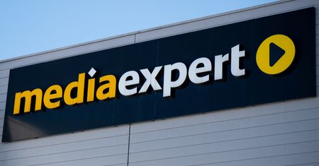 Media Expert szokuje ceną. Telewizor OLED Samsunga za 3998 zł