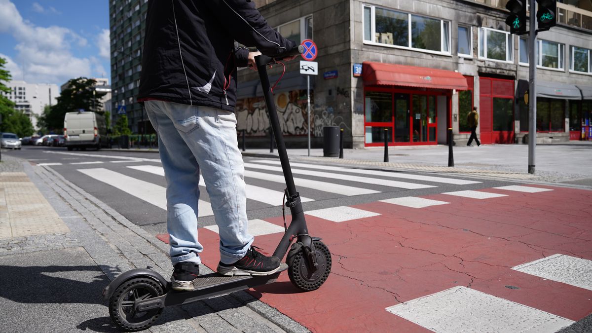 Nowe przepisy dotyczace hulajnog elektrycznych
Mateusz Wlodarczyk / Forum
Polska, w Warszawie, hulajnoga elektryczna, hulajnogi elektryczne, UTO, BINARY<(11) bytes>, BINARY<(11) bytes>, transportu osobistego, transport osobisty, nowe przepisy, na hulajnodze, jazda, jedzie, hulajnoga, BINARY<(25) bytes>, BINARY<(17) bytes>, chodnik, po chodniku, jazdy, transport, elektryczna, elektryczne, elektryczny, pojazdy elektryczne, category_code_;