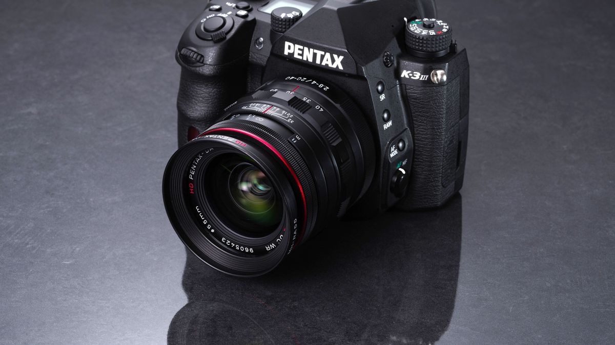 Pentax K-3 III: stabilizowana matryca APS-C, 26 Mpix i 12 kl./s 1