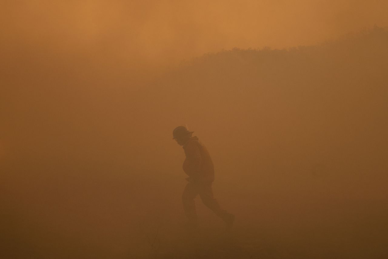 Pożary generują ogromne ilości szkodliwych pyłów.