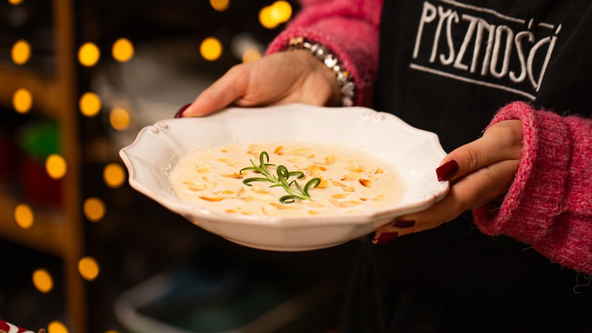 Wigilijna zupa migdałowa