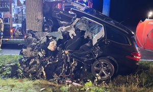 Zginął na miejscu. Przód kompletnie rozbity. Tragiczny wypadek