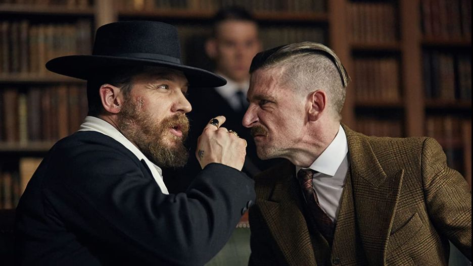 Tom Hardy i Paul Anderson w serialu "Peaky Blinders"