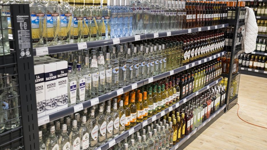 Lato to czas, kiedy zakupy alkoholu są najczęstsze