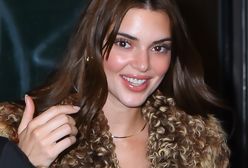 Kendall Jenner w drodze na pokaz mody. Założyła prześwitującą sukienkę