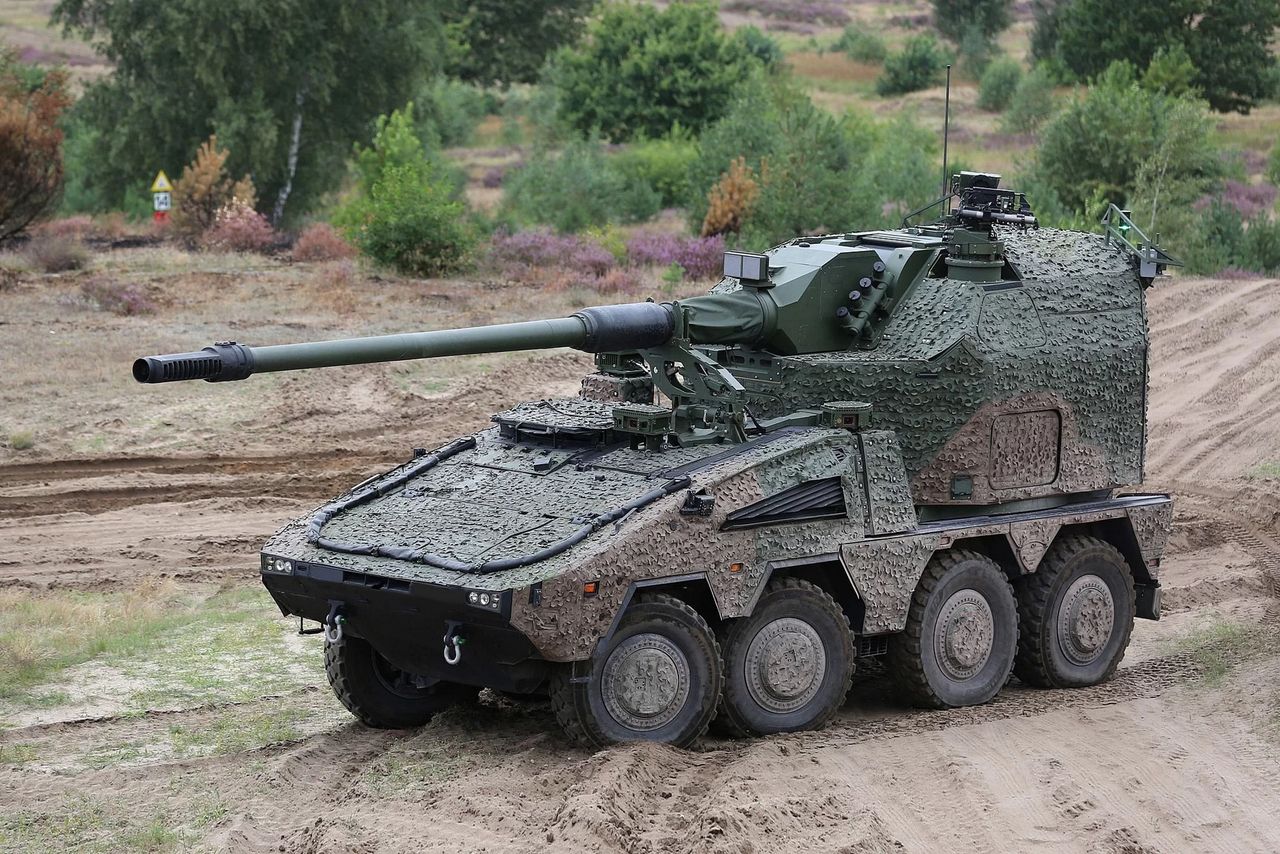 Self-propelled howitzer RCH 155 AGM