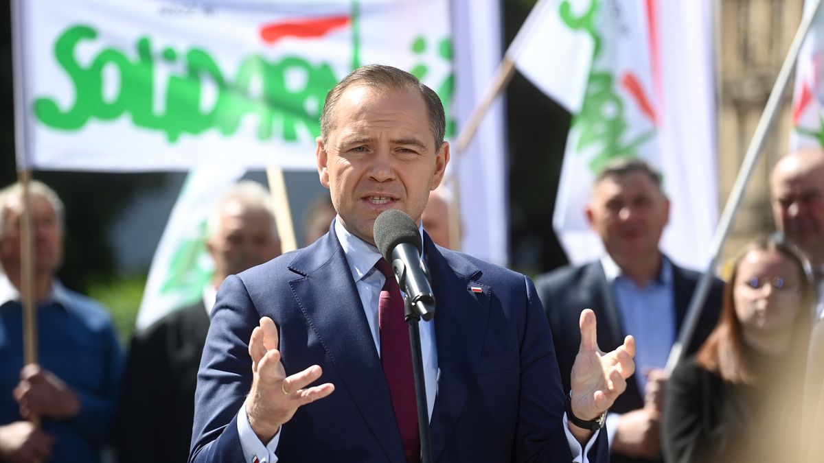 Karol Nawrocki
Warszawa, 20.05.2025. Wybory prezydenta RP - kampania przed II tur�. Kandydat Komitetu Obywatelskiego na fotel prezydenta RP, popierany przez PiS prezes Instytutu Pami�ci Narodowej Karol Nawrocki (C) podczas konferencji prasowej pod pomnikiem Wincentego Witosa w Warszawie, 20 bm. (amb) PAP/Piotr Nowak
Piotr Nowak
kampania prezydencka 2025, kampania wyborcza, kandydat na Prezydenta RP, otwarte, polityk, polityka, prezydencka, prezydenckie, spotkanie wyborcze, spotkanie wyborze, wyborcy, wyborcza, wyborcze, wybory prezydenckie 2025