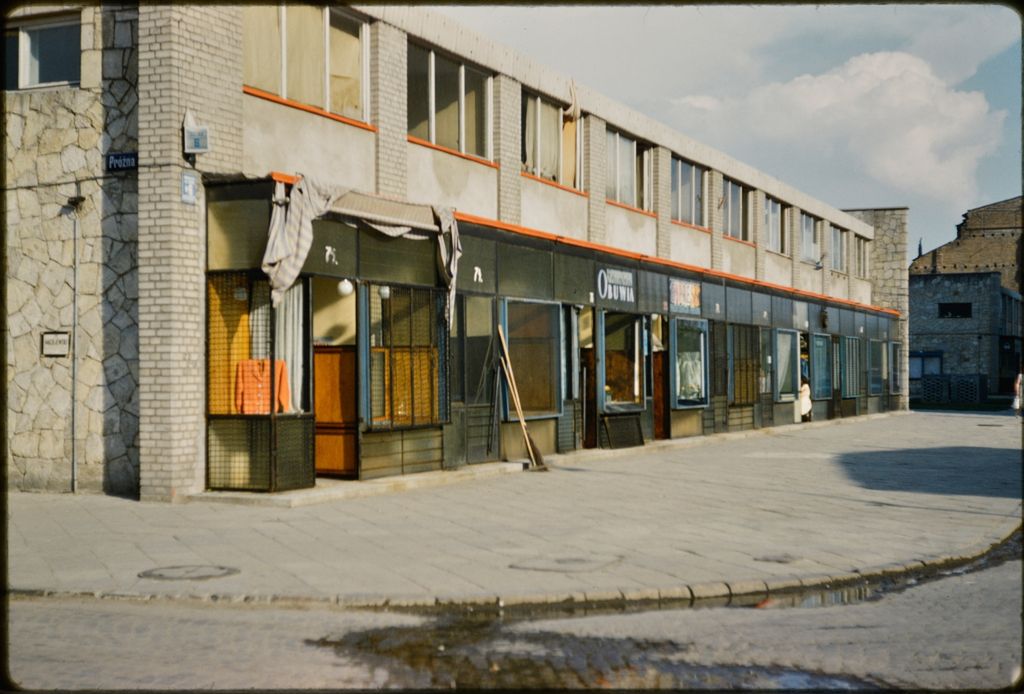 Nostalgiczna Warszawa lat 50. na nieznanych, kolorowych zdjęciach profesora z USA 16