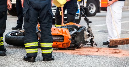 Śmiertelność wypadków motocyklowych sześć razy większa niż samochodowych