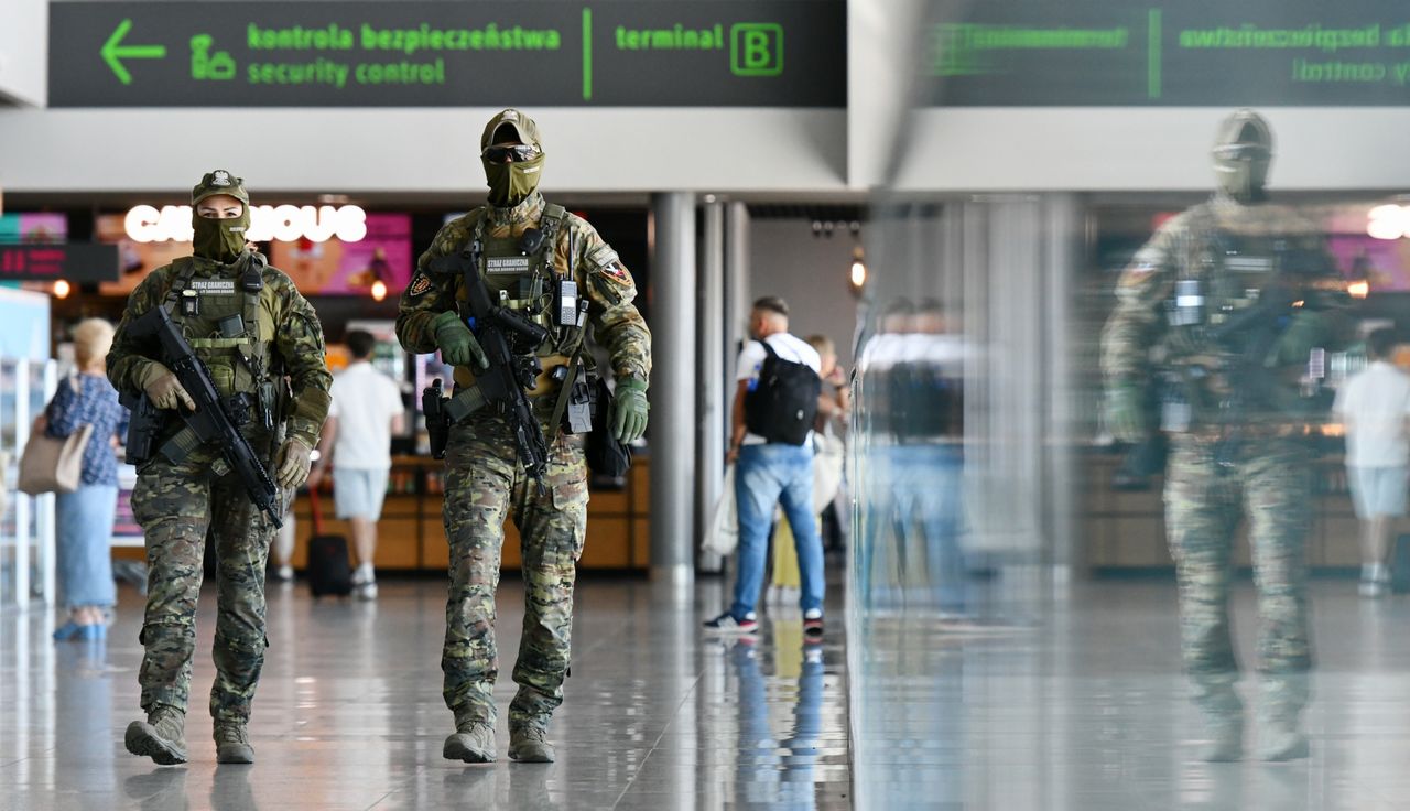 Wpadli na lotnisku. To 65-letni Polak i 39-letni Ukrainiec