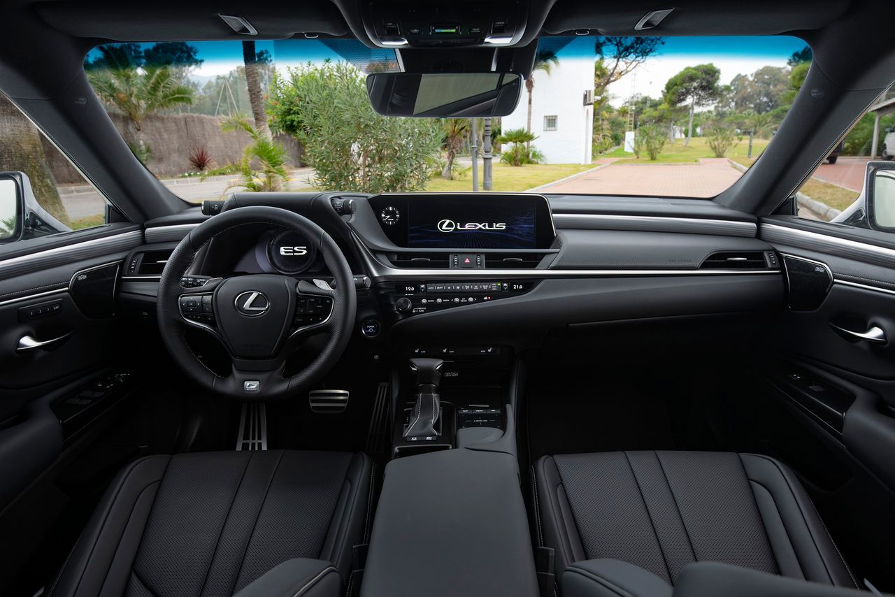 Lexus ES 300h (2019) (fot. Lexus)