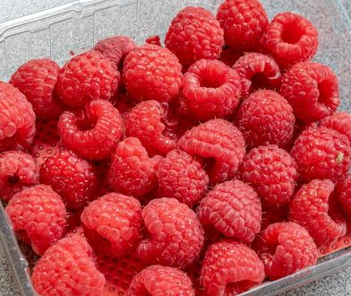 Polowanie na tanie maliny. Ten sklep ma najlepszą ofertę. Nie jest to Biedronka