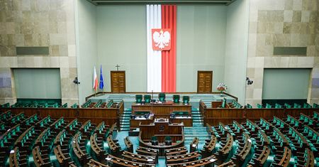Postrzelił się w Sejmie. Ujawniono dalsze losy strażnika