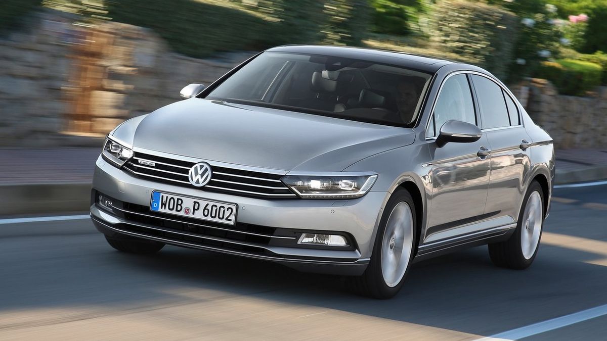 Passat B8 to marzenie wielu Polaków. Mimo to jeden z egzemplarzy wylądował na śmietniku.