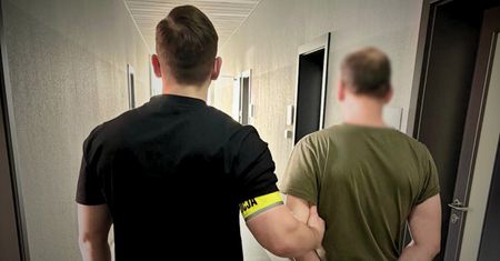 Piła: Policja złapała 40-latka, który włamywał się do garaży