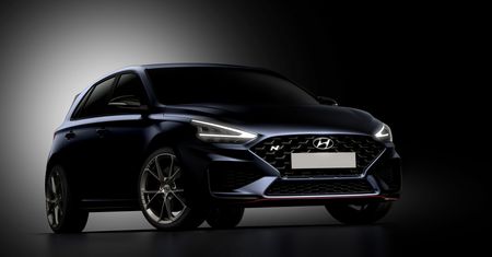Hyundai pokazał pierwsze zdjęcia i30 N po liftingu. Wśród nowości dwusprzęgłowa skrzynia