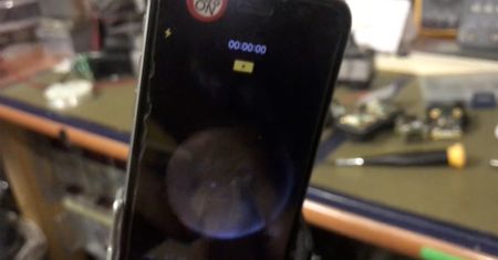 Ujął fale ciepła przy użyciu smartfona, kijka do selfie i lustra. Jak to zrobił?