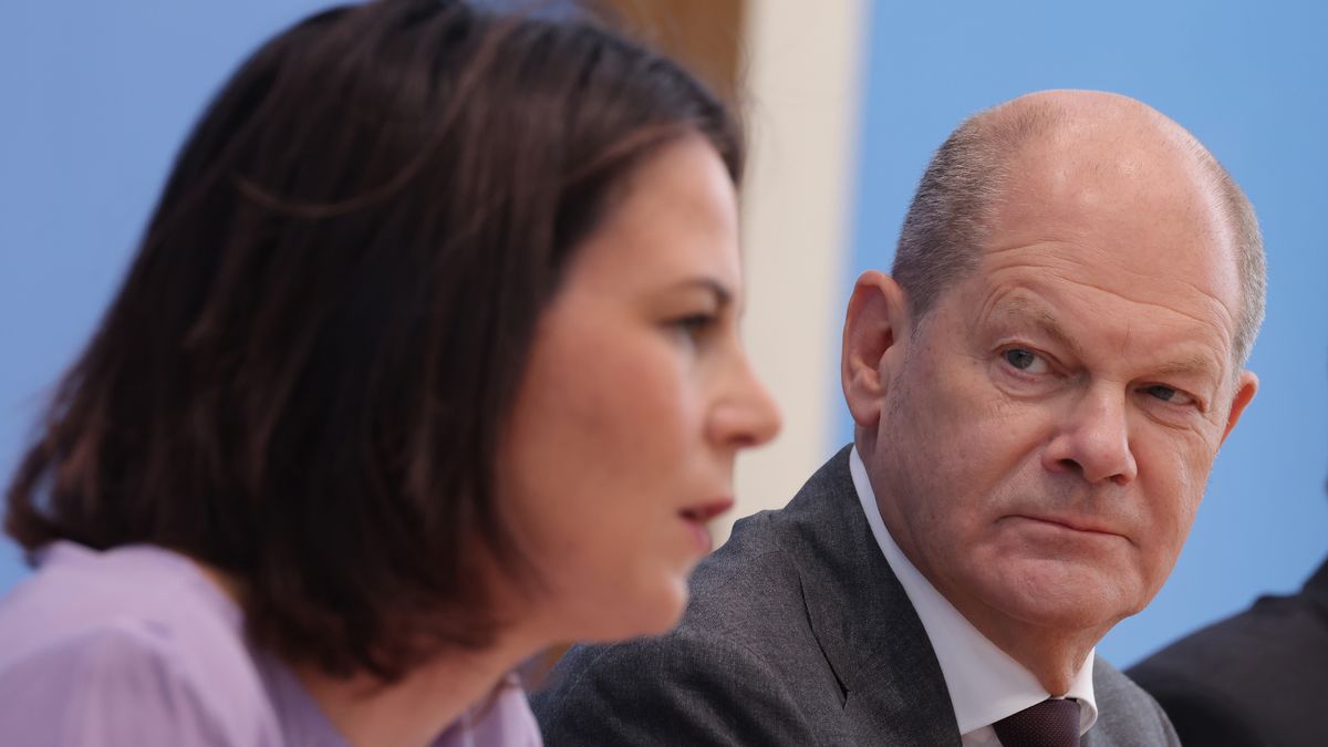 Ministra Annalena Baerbock i kanclerz Olaf Scholz