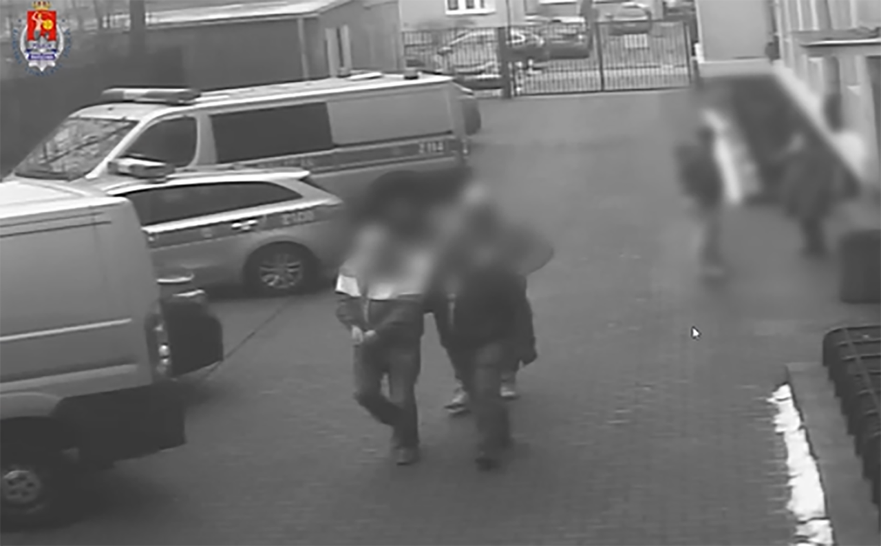 Gang trucicieli stanie przed sądem. Tak przejmowali mieszkania starszych ludzi