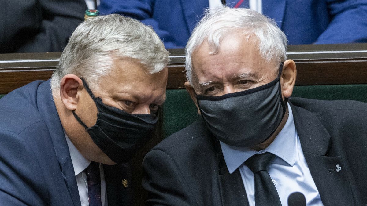 37. posiedzenie Sejmu IX kadencji16.09.2021  Warszawa 37.posiedzenie Sejmu IX kadencji n/z Marek Suski, Jaroslaw Kaczynski fot.Andrzej Iwanczuk/REPORTERAndrzej Iwanczuk/REPORTER