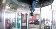 Najfajniejszy symulator na świecie - skydiving w domowym zaciszu (wideo)