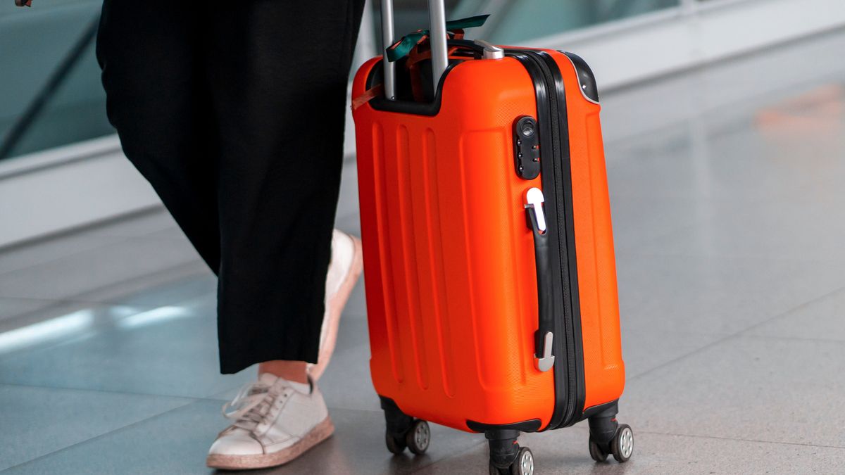 Warto mieć w bagażu podręcznym dodatkową lekką torbę 