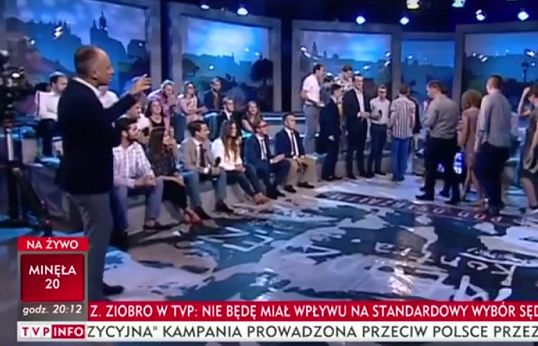 Działacze PSL, PO i Nowoczesnej wyszli z programu „Młodzież kontra” w TVP Info (wideo)