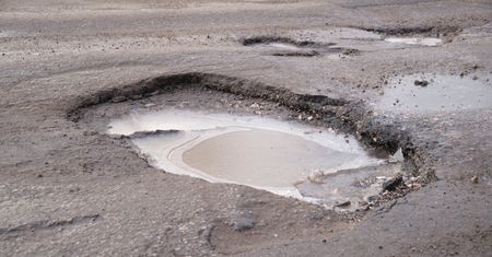 Wjechali w dziury na ulicach Lublina – chcą odszkodowania od miasta. Blisko 200 kierowców wnioskuje do ZDiM