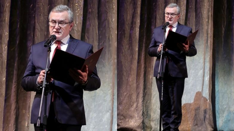Minister na scenie